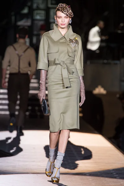 Look 15